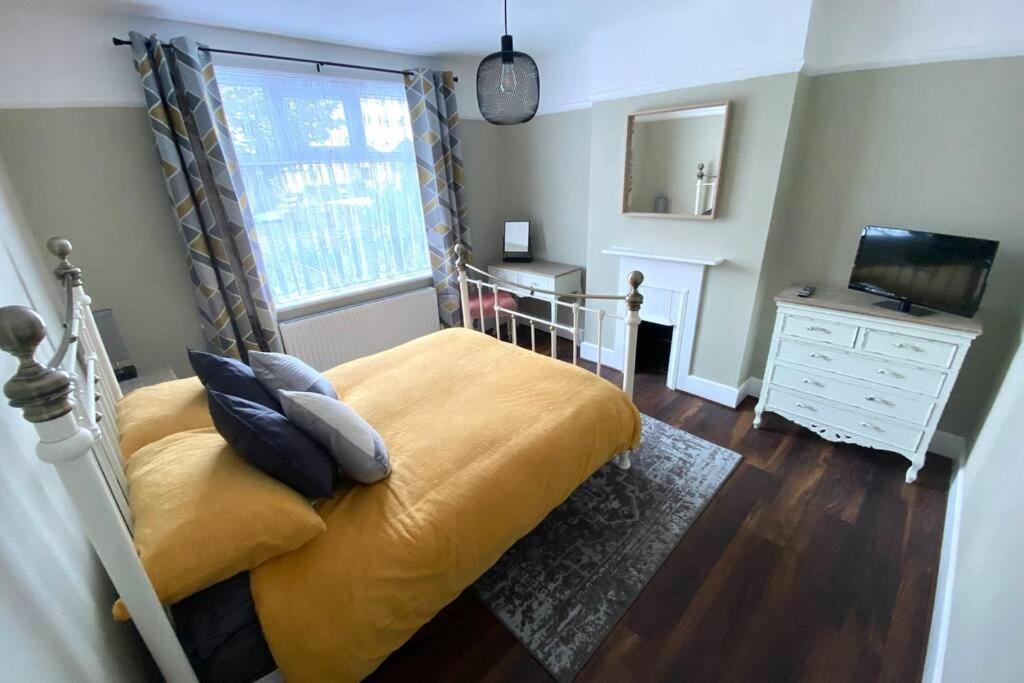 Spacious 2 Bed Apt Sleeps 4 Near Bournemouth Beach Exterior foto